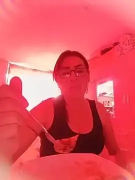 Yelilatina  live sex cam