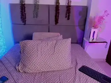 JulietaSnow  live sex cam