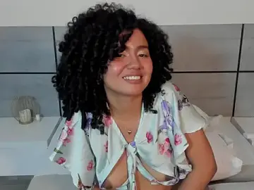 Kiraspell  live sex cam
