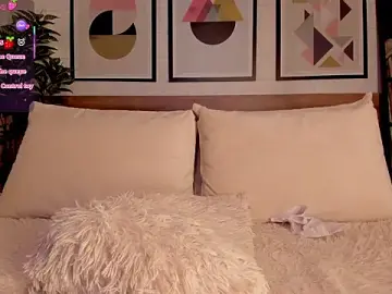 LunaRuso  live sex cam