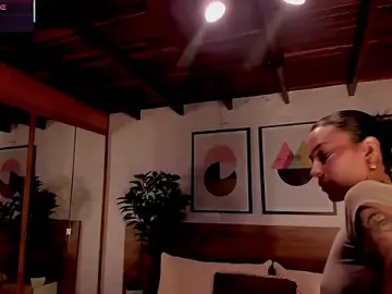 LunaRuso  live sex cam