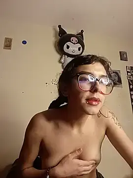 Sole_222  live sex cam