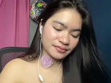 LouveniaDebeer  live sex cam