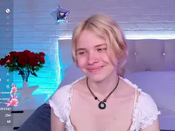 ChloeWells  live sex cam