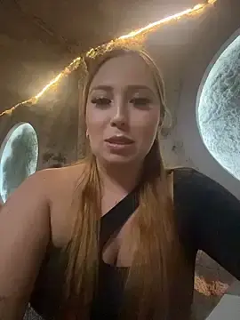 Kiarhatrixie1  live sex cam