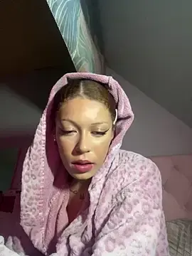 Mrs-Kittyyy  live sex cam
