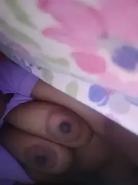 Desiindiangirll  live sex cam