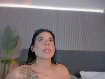 Emelie_89  live sex cam