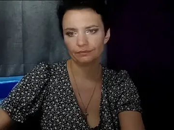 HotMamaQueen234  live sex cam
