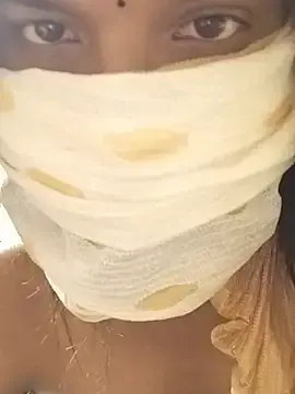 Vaishu  live sex cam