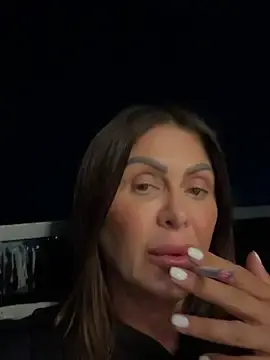 Evelyn_Anya  live sex cam