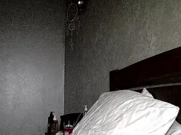 JulianaGold1  live sex cam