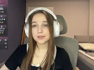 LunaBunny666  live sex cam