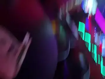 Silksmilk  live sex cam