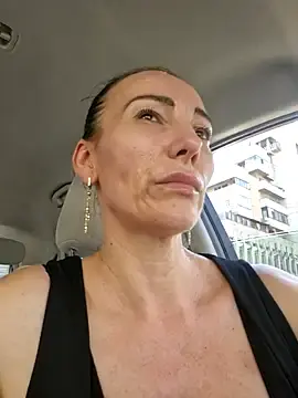 Milflovelyxxx  live sex cam