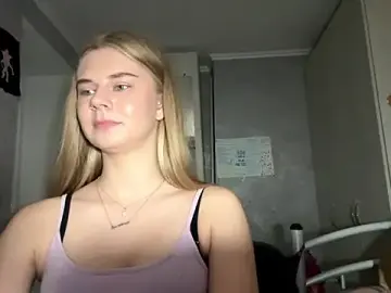HoneysPiee  live sex cam