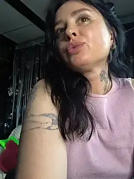 KikiXRed  live sex cam