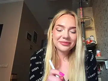 MartinaOrmsby  live sex cam