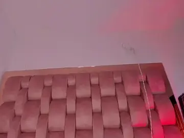 Hot_booty_  live sex cam