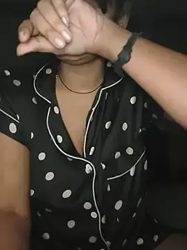 Sexy-indian-queen  live sex cam