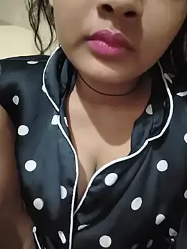 Sexy-indian-queen  live sex cam