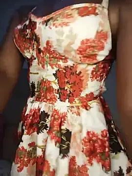 NicRaisaa  live sex cam