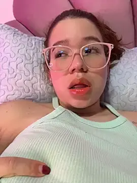 Lucyklein2022  live sex cam