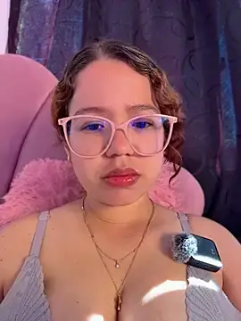 Lucyklein2022  live sex cam
