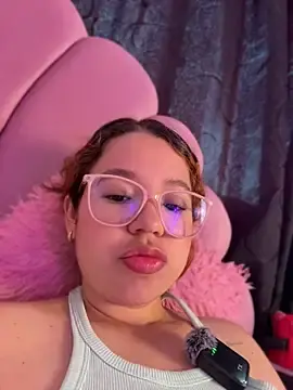 Lucyklein2022  live sex cam