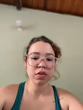 Lucyklein2022  live sex cam
