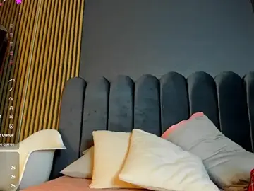 Nicolette_ks_  live sex cam