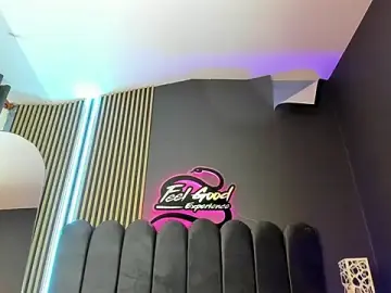 Nicolette_ks_  live sex cam