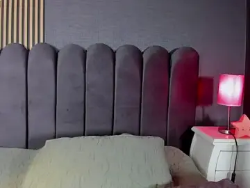 Nicolette_ks_  live sex cam