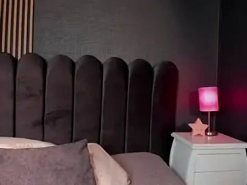 Nicolette_ks_  live sex cam