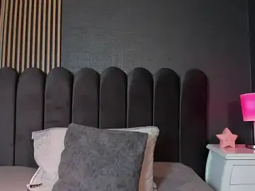 Nicolette_ks_  live sex cam