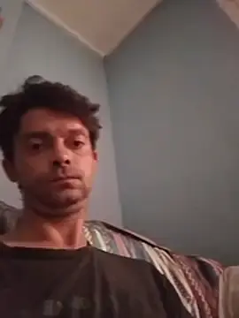 Tonnino94  live sex cam