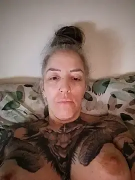 Vamporasuccubus19777  live sex cam