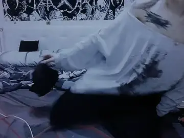 AllisonDeetz  live sex cam