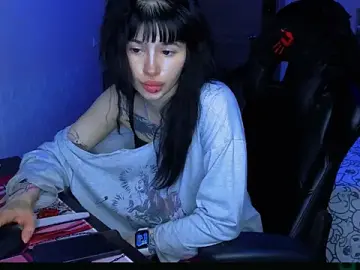 AllisonDeetz  live sex cam