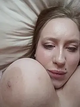 ElonaFox  live sex cam