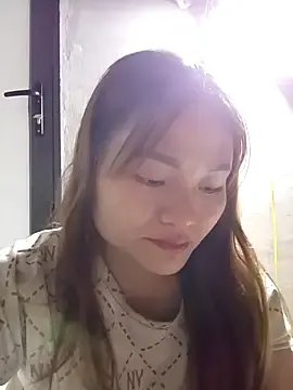 Lee-Thee  live sex cam