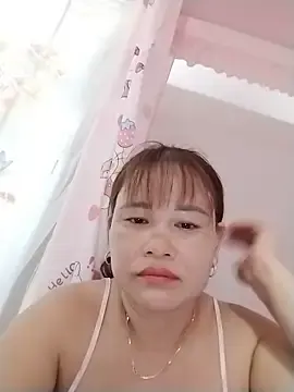 Moubie1  live sex cam