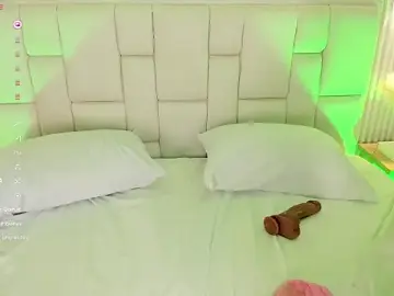 NanaOsaky  live sex cam