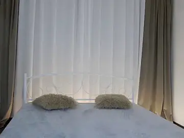 NessaReig  live sex cam