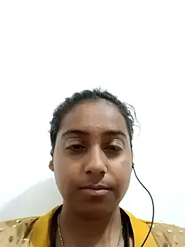 Reena2222  live sex cam
