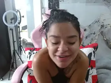 Evelovee25  live sex cam
