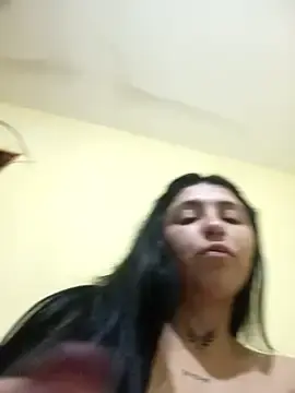 Maju_19  live sex cam
