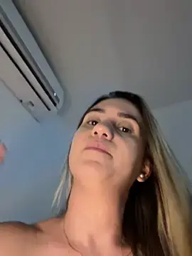 Betinhaalves  live sex cam