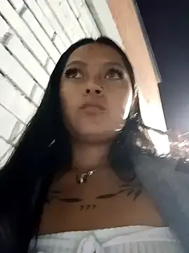 LunaHot_777  live sex cam