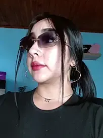 Ni_collee  live sex cam